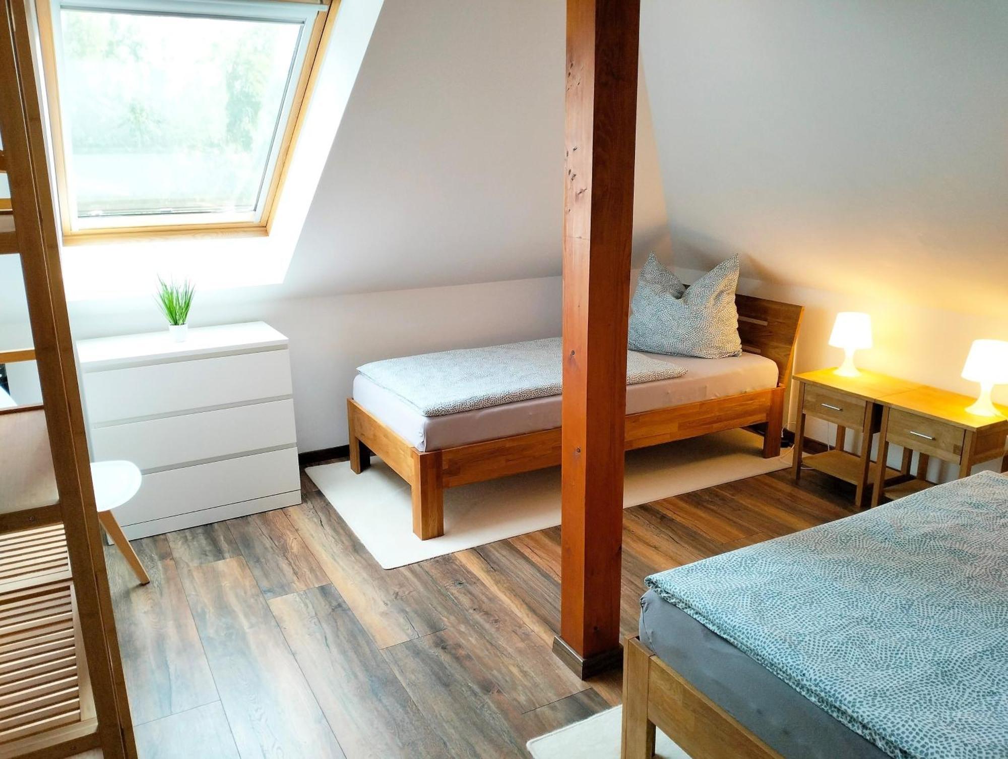 Ferienwohnung Am Waldesrand - Garten, Terrasse, Grill, Luftkuehler, Massagesessel, Kinderspielecke, Spielekonsole Cottbus Dış mekan fotoğraf